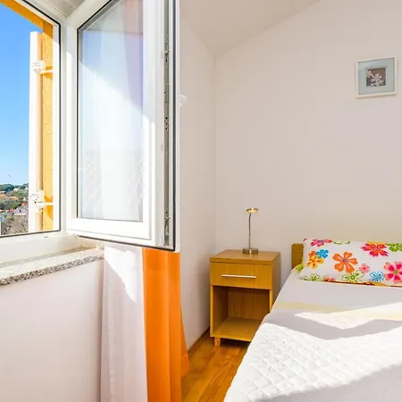Apartment Chiara Martinscica Exteriér fotografie